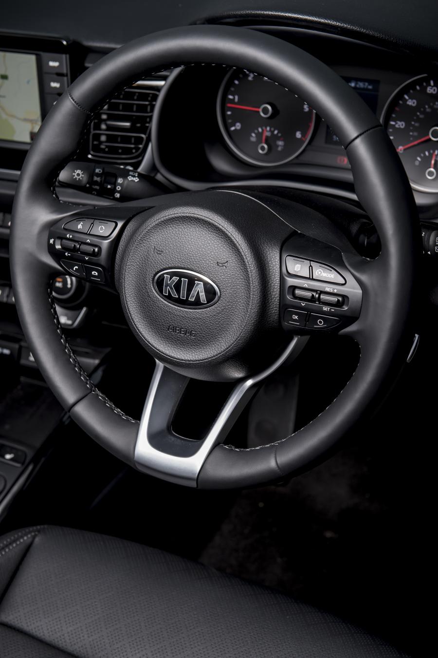 Панель приборов Kia Rio 5-Door 2017 года  (UK) (фото 132 из 145)